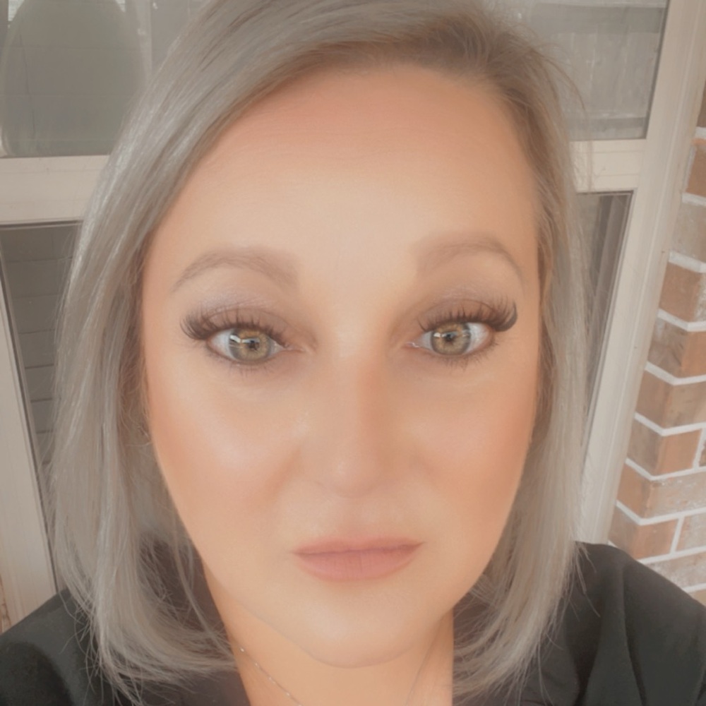 Meet your Posher, Niki